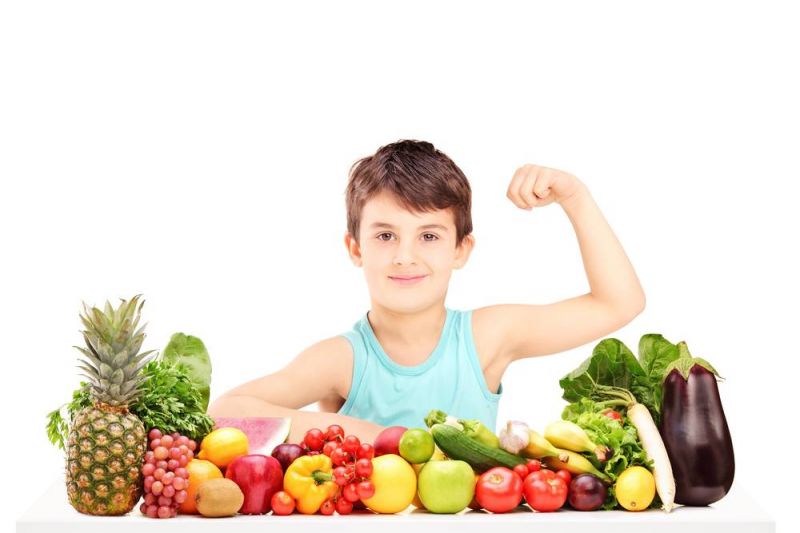 كيف تجعلين طفلك يأكل الفاكهة والخضروات دون عناء