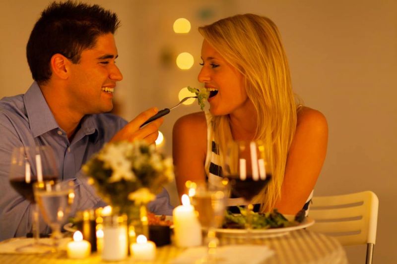 نصائح لترتيب عشاء مميز لقضاء ليلة رومانسية فتافيت 