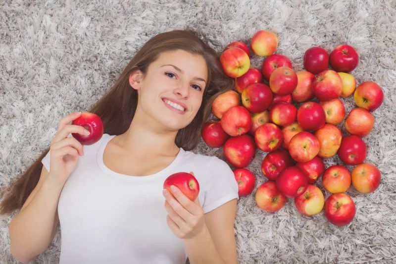 التفاح فوائد عديدة تغنيك عن زيارة الطبيب