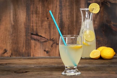 فوائد عصير الليمون
