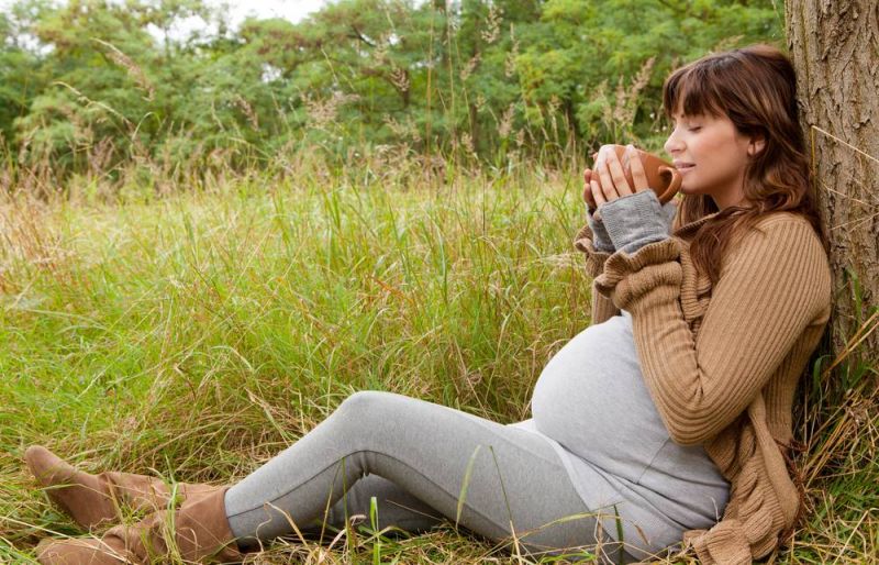 الماء والحليب والعصائر  مشروبات مفيدة لصحة الحامل
