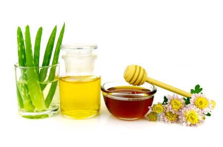 زيت الصبار والعسل لإعادة التألق لشعرك بعد الصبغة