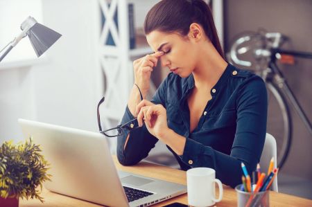 6 طرق طبيعية للتخلص من الهالات السوداء أسفل العين