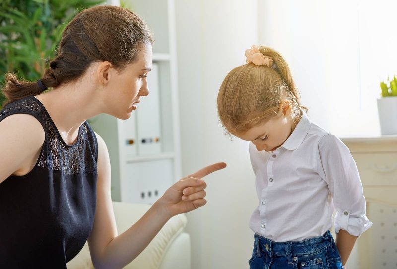 بـ 5 طرق  مواجهة سلوكيات طفلك السيئة دون اللجوء للضرب