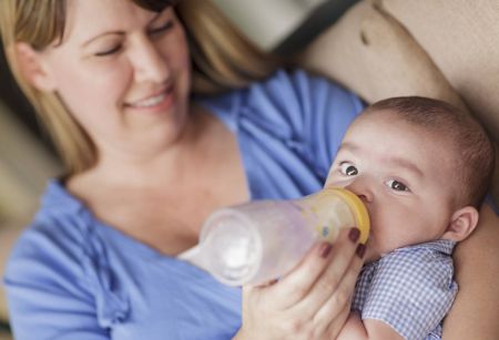 اتبعي نصائح جدتك لعلاج طفلك الرضيع من المغص والانتفاخ