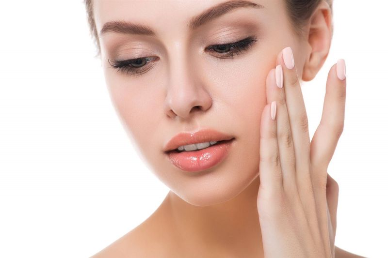 تعرفي على سر لجوء شركات التجميل لفيتامين K لعلاج الهالات السوداء