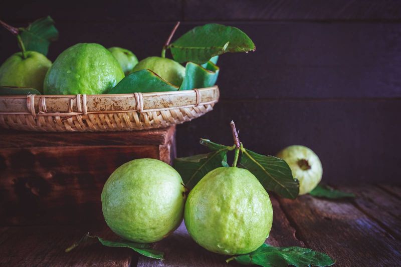 لمصابي السكر والحوامل وأصحاب نزلات البرد الجوافة خيّر علاج