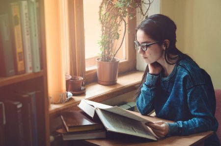 القراءة تعزز الإدراك وتطيل العُمر تعرفي على السبب