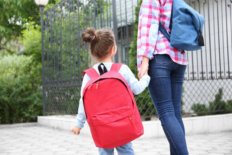 كيف تجهزي طفلك لاستقبال عامه الدراسي الأول؟
