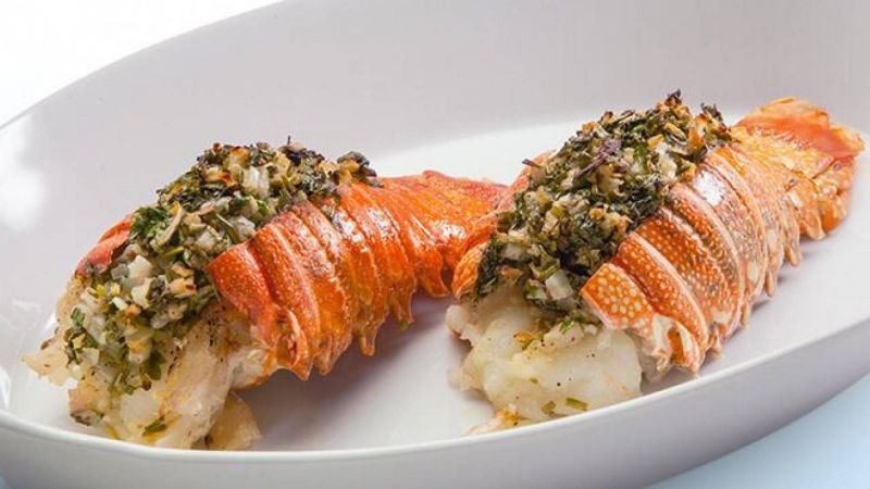 ذيل الكركند مع الثوم والكزبرة