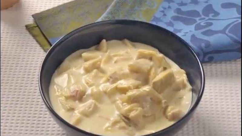 الخرشوف بالصوص الأبيض