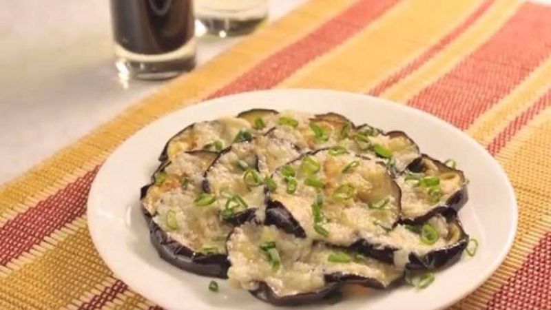 باذنجان بالخل والثوم