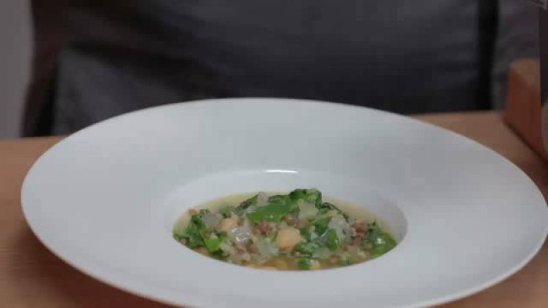 شوربة البرغل والسبانخ