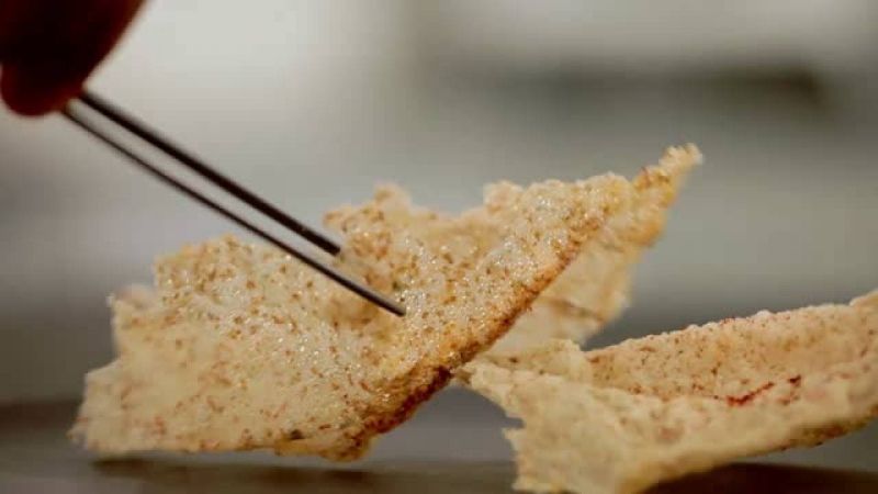 البرغل المقرمش مع اللبنة بالأفوكادو
