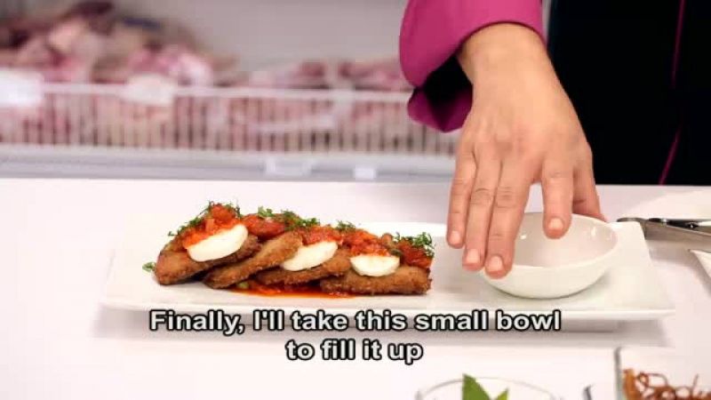 بارميجيانا البتلو مع صلصة البازلاء والجزر والطماطم