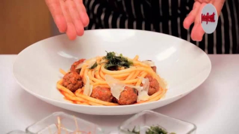 البوكاتيني وكرات اللحم