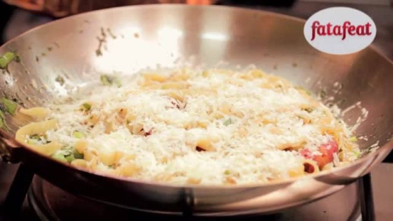 تالياتيلي مع اللحم البقري المقدد