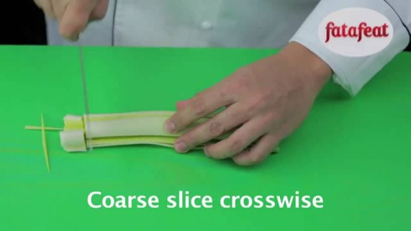 Lesson: Chopping leeks Coarsely - Fatafeat Academy - Fatafeat