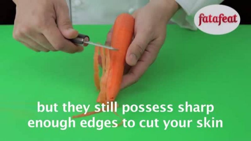 Lesson: Peeling carrots using a vegetables peeler - Fatafeat Academy - Fatafeat