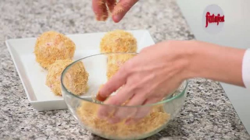 كرات الكنافة