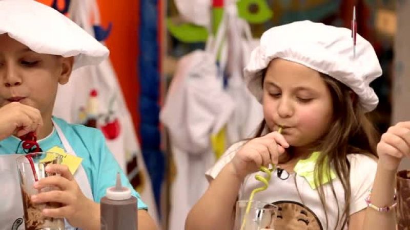 ميلك شيك الشوكولاتة - الطباخ الصغير - فتافيت