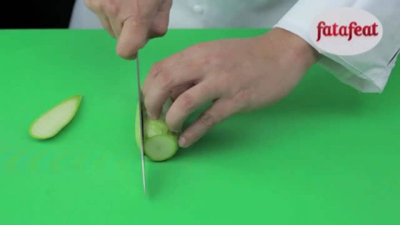 درس: تقطيع الكوسة إلى شرائح رفيعة (جوليان) - أكاديمية فتافيت - فتافيت