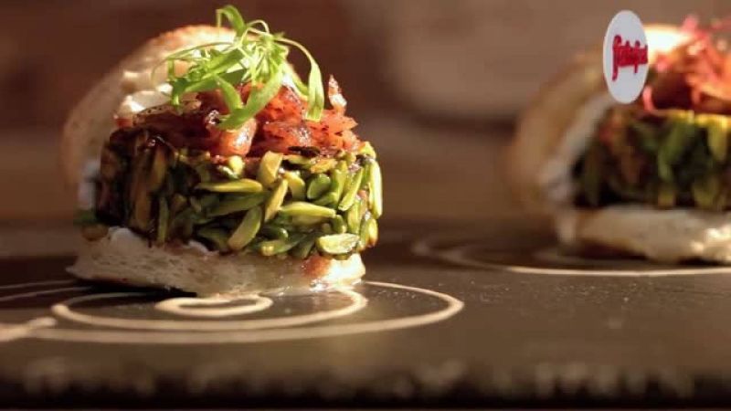 برغر عربي مع البصل المكرمل والسماق