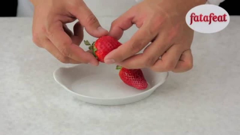 Lesson: Choosing Strawberries - Fatafeat Academy - Fatafeat