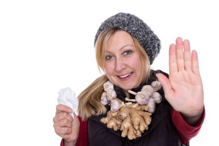 الثوم والجنزبيل وعيش الغراب .. 3 أغذية لتقوية جهاز المناعة قبل فصل الشتاء