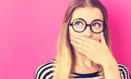 رائحة فمك تسبب لكِ الإحراج تغلبي على هذه الأزمة في 8 نقاط