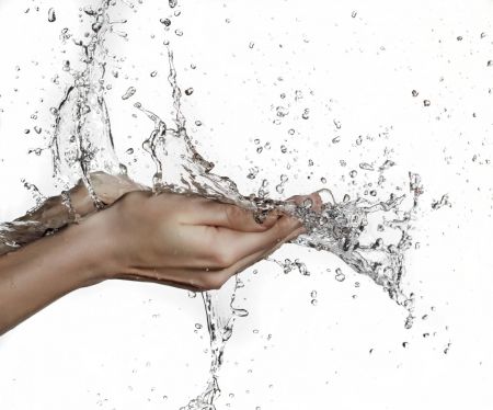 تعرف على اليوم العالمي لغسيل الايدي الذي تحل ذكراه اليوم