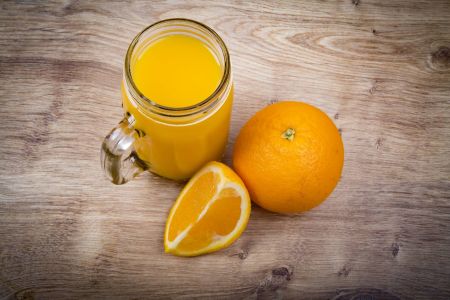 استعدي لفصل الشتاء وتناولي عصير البرتقال بالجزر