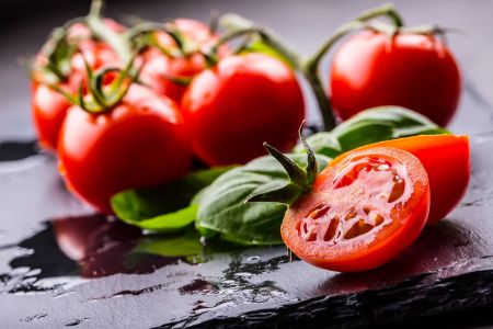 أحدث فوائد الطماطم تحمي الجلد من السرطان والتجاعيد والأشعة فوق البنفسجية