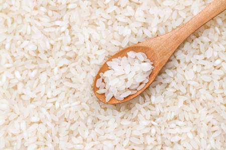 بعيدا عن الطهي 7 استخدامات غريبة للأرز تجعلك لا تتخلين عنه بمنزلك
