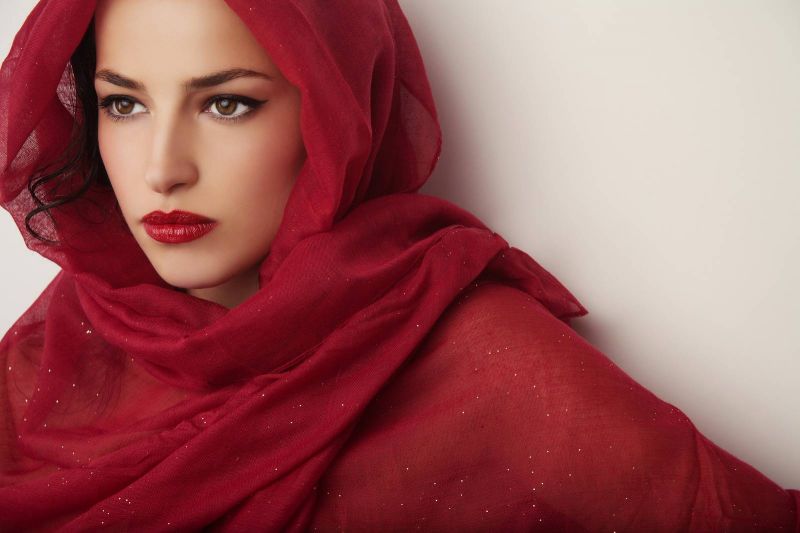 تعرفي على 3 طرق ليظل حجابك معطرا لأطول وقت