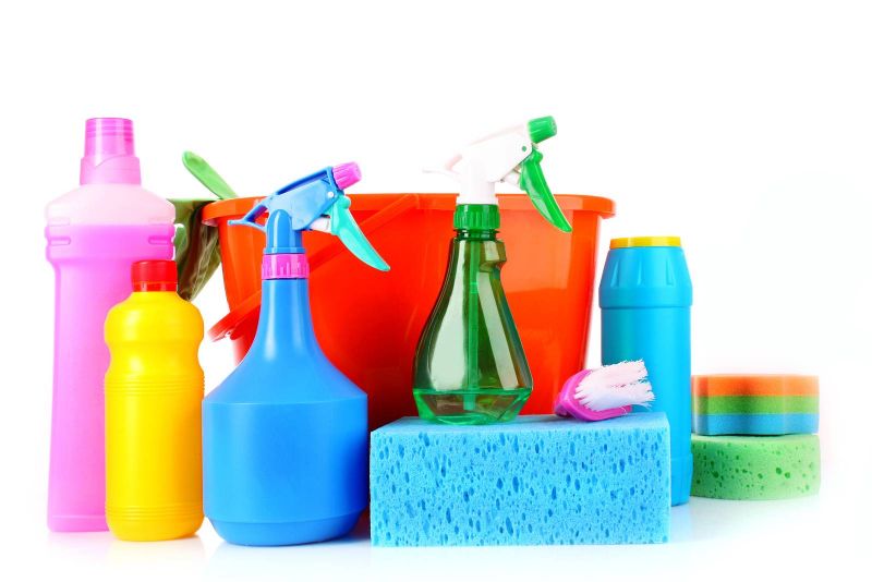 4 طرق لتنظيف المنزل بسهولة في الشتاء