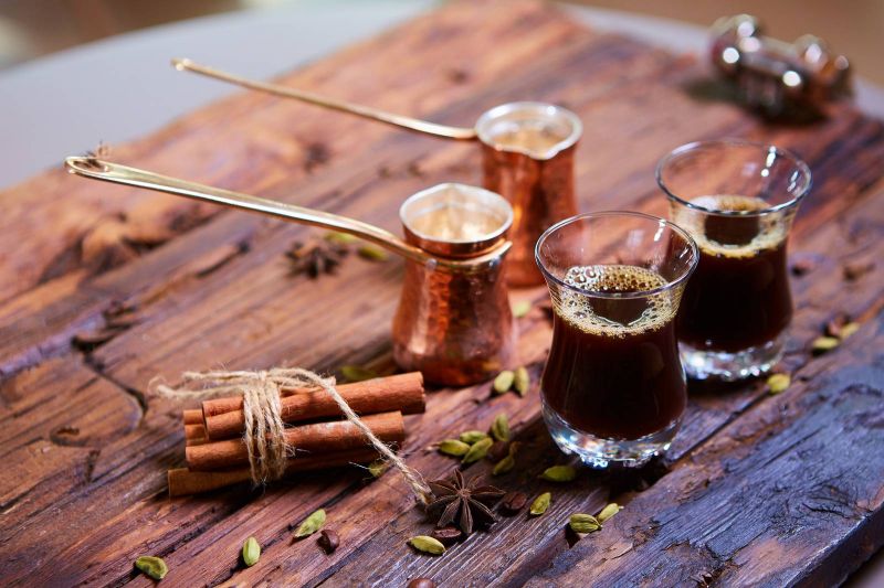 القهوة العربي ضيافة خليجية مميزة منذ آلاف السنين