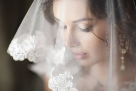 بالصور اختاري طرحة زفافك لتحصلي على طلة مميزة