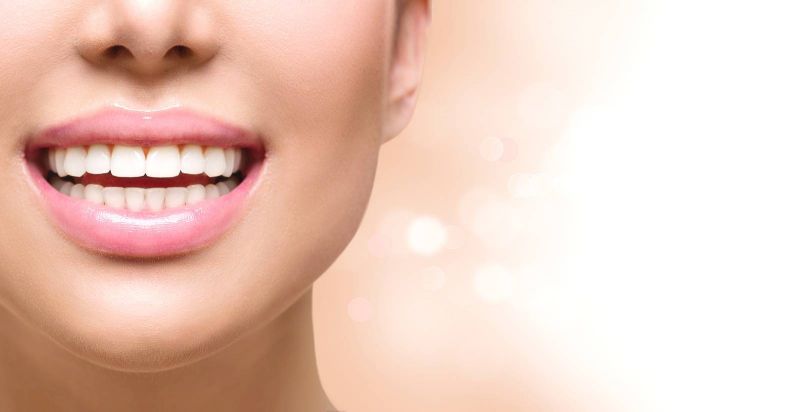 8 أسباب محتملة للمذاق المعدني في الفم