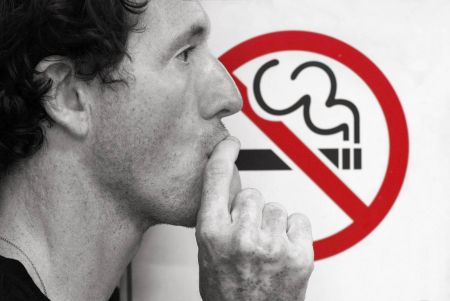 في رمضان تجنبوا تضاعف أضرار التدخين بالإقلاع عنه