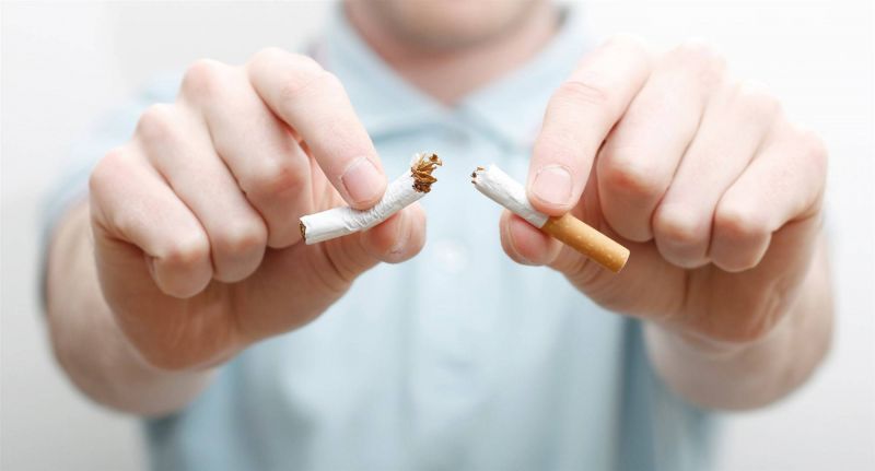 أطعمة تخلص الجسم من النيكوتين ساعدي زوجك على الإقلاع عن التدخين