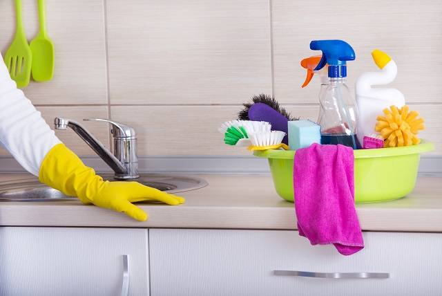 5 خطوات بسيطة لتحافظي على نظافة خزانة المطبخ