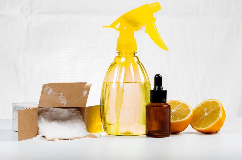 10 طرق لاستخدام الزيوت العطرية في تنظيف المنزل