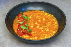 حساء الطماطم بالشعير