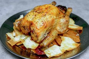 دجاج مشوي مع الخبز المحمص