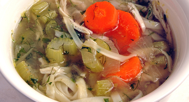 شوربة الدجاج والنودلز