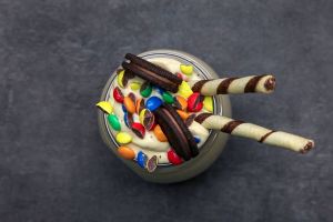 موس زبدة الفول السوداني مع الموز و الشوكولاتة