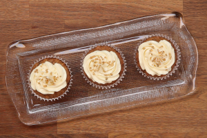 كاب كيك التمر والجوز