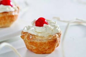 عجينة البف بيستري بحشوة التشيز كيك