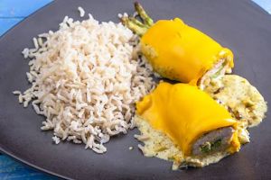 رول الدجاج بالهليون (خيار الغداء)